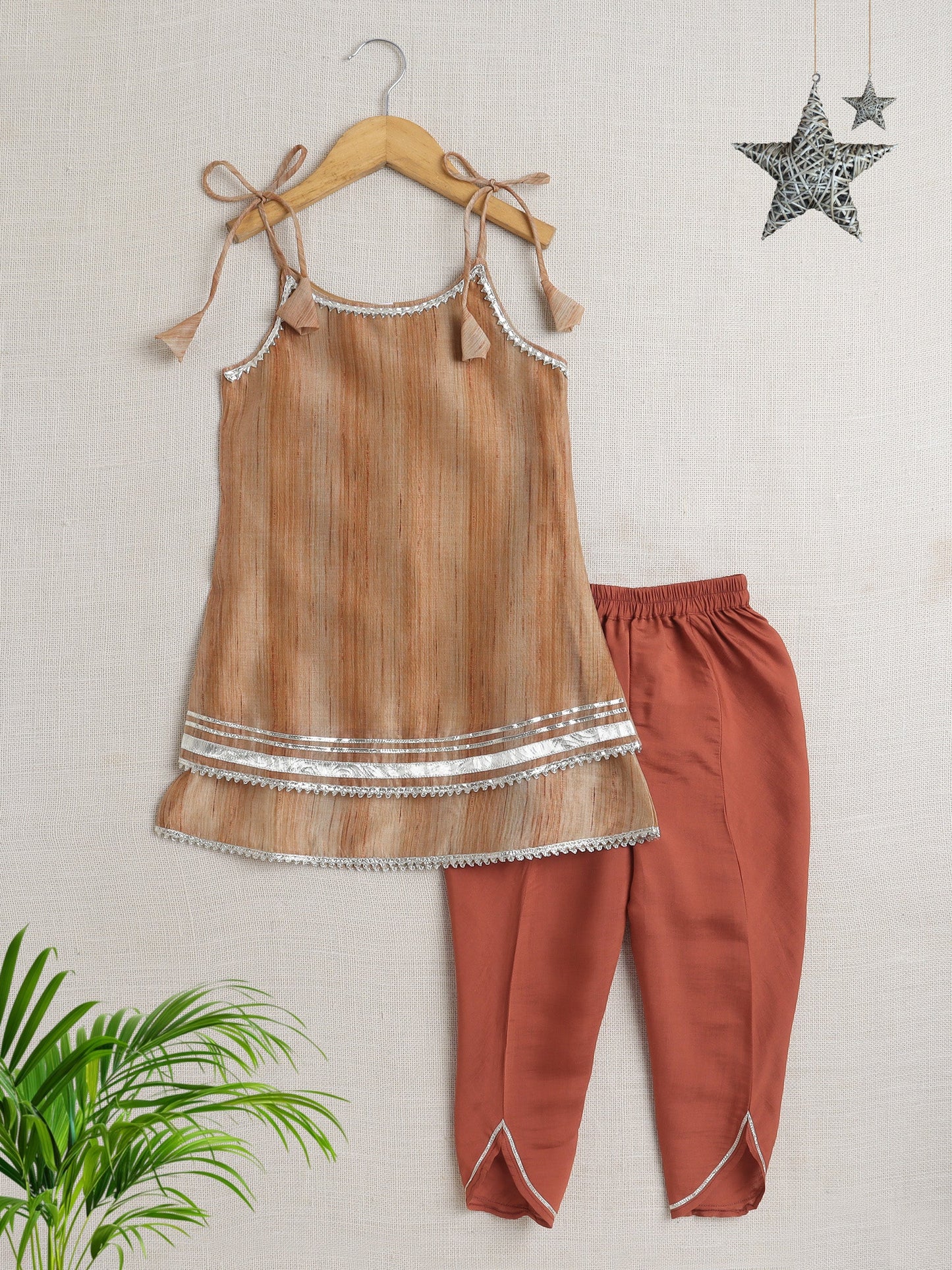 Chanderi Sleeveless Striped Lace Embellished Kurta & Salwar Set - Brown