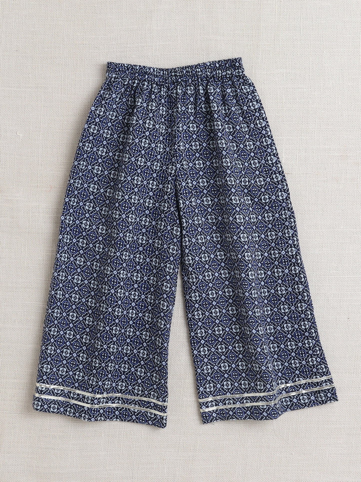 Three Forth Sleeves Geometric Print Kurta Set- Navy Blue
