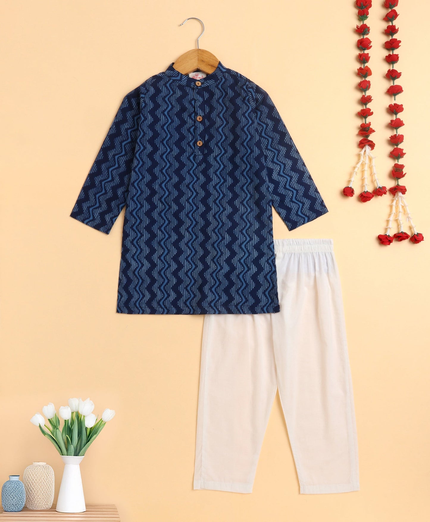 The Magic Wand Cambric Cotton woven Full Sleeves Printed Kurta Pyjama Set - Blue