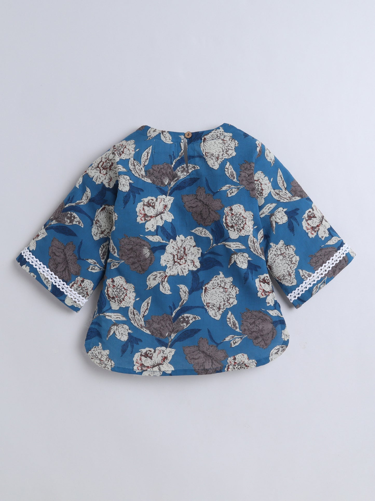 The Magic Wand Three Forth Sleeves Cotton Floral Printed Lounge Wear Night Suit Set Teal Blue