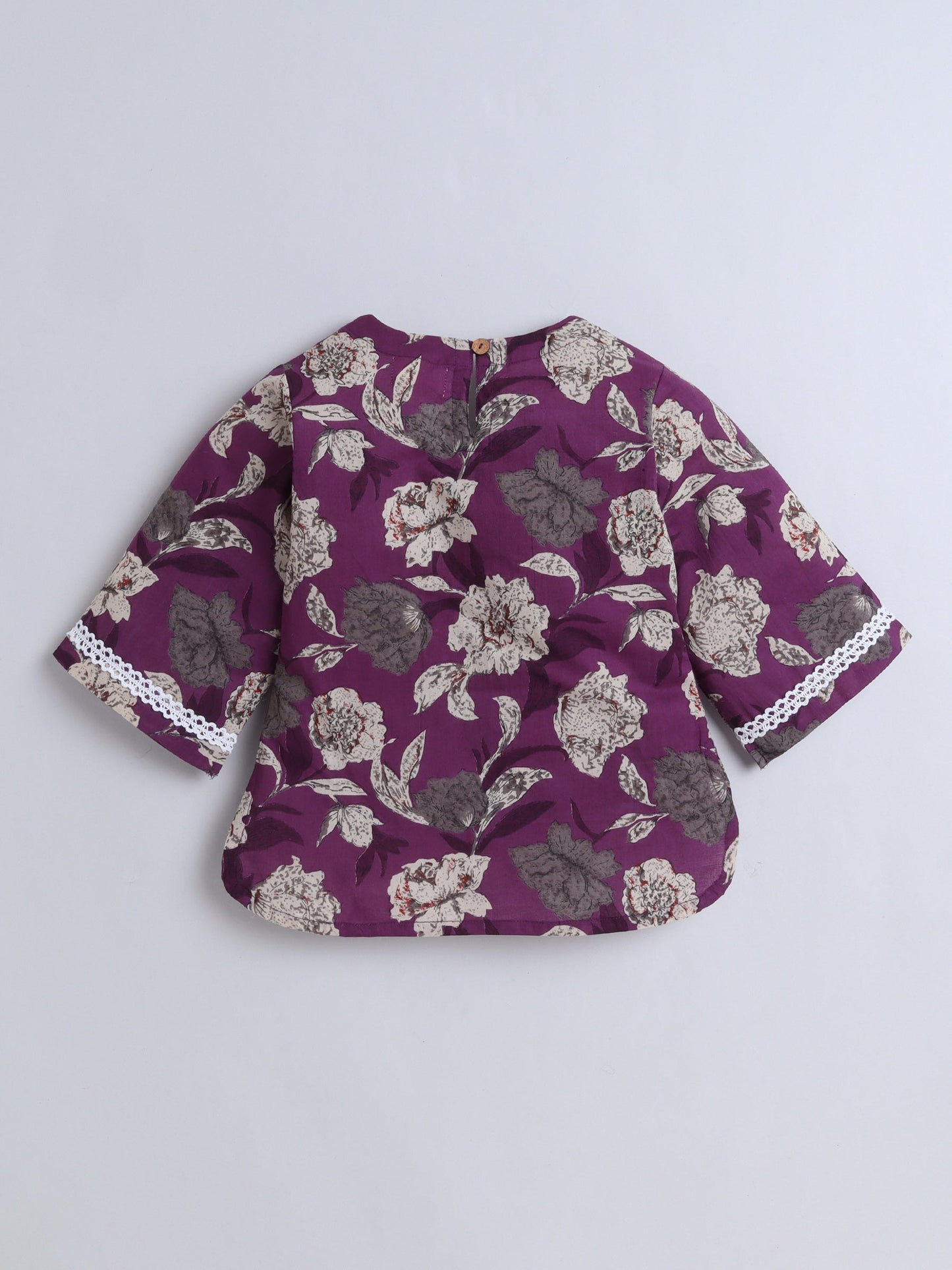 The Magic Wand Three Forth Sleeves Cotton Floral Printed Lounge Wear Night Suit Set Purple