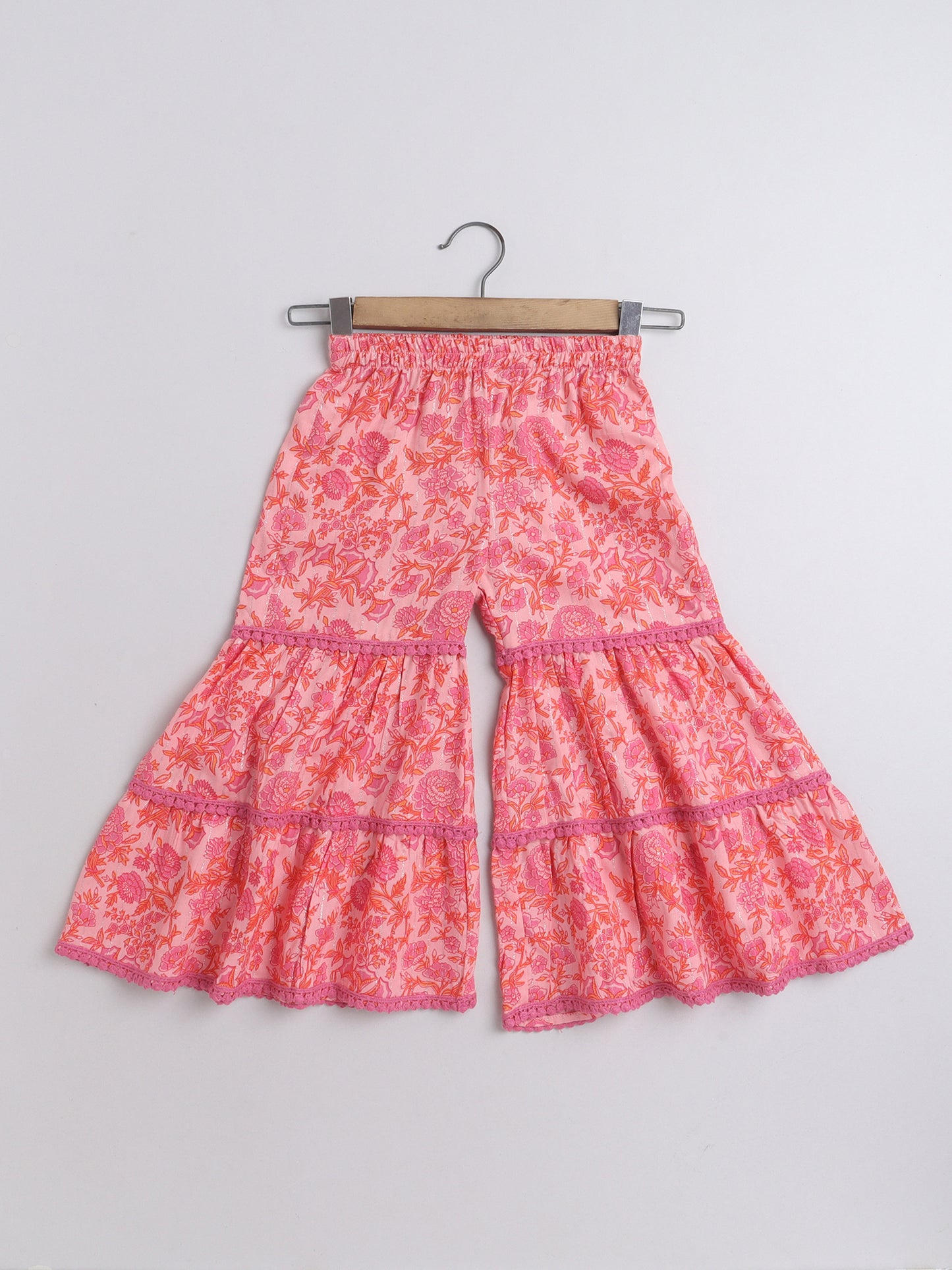 Indo Western Lace Embelished Floral Printed Sleeveless Contrast Buttons Kurta and Sharara Set-Pink,Peach