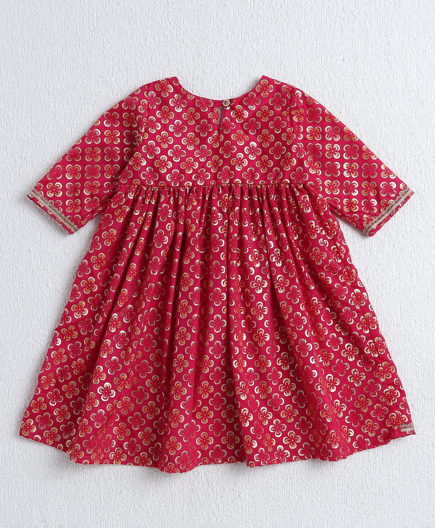 The Magic Wand Woven Three Forth Sleeves Multi Color Foil Printed Kurti & Pant Set- Fuchsia
