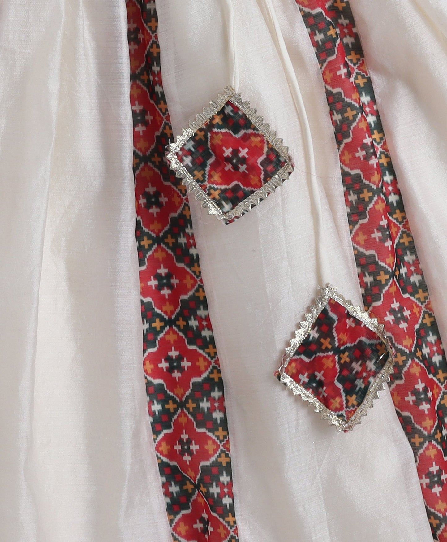Solid Printed Three Fourth Sleeeves Choli and Lehenga Set with Dupatta- White