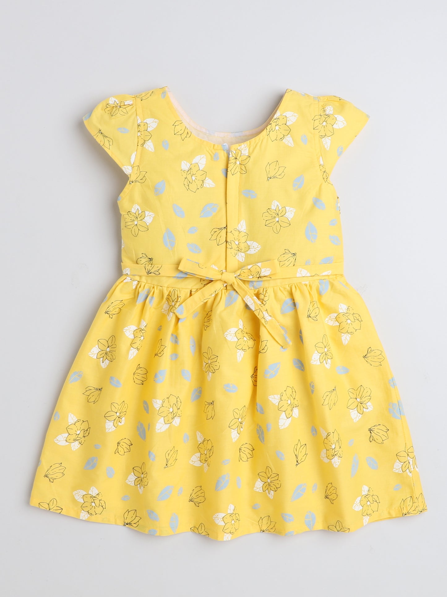 Cap Sleeves Floral Printed & Contrast Bow Appliqued Dress - Yellow