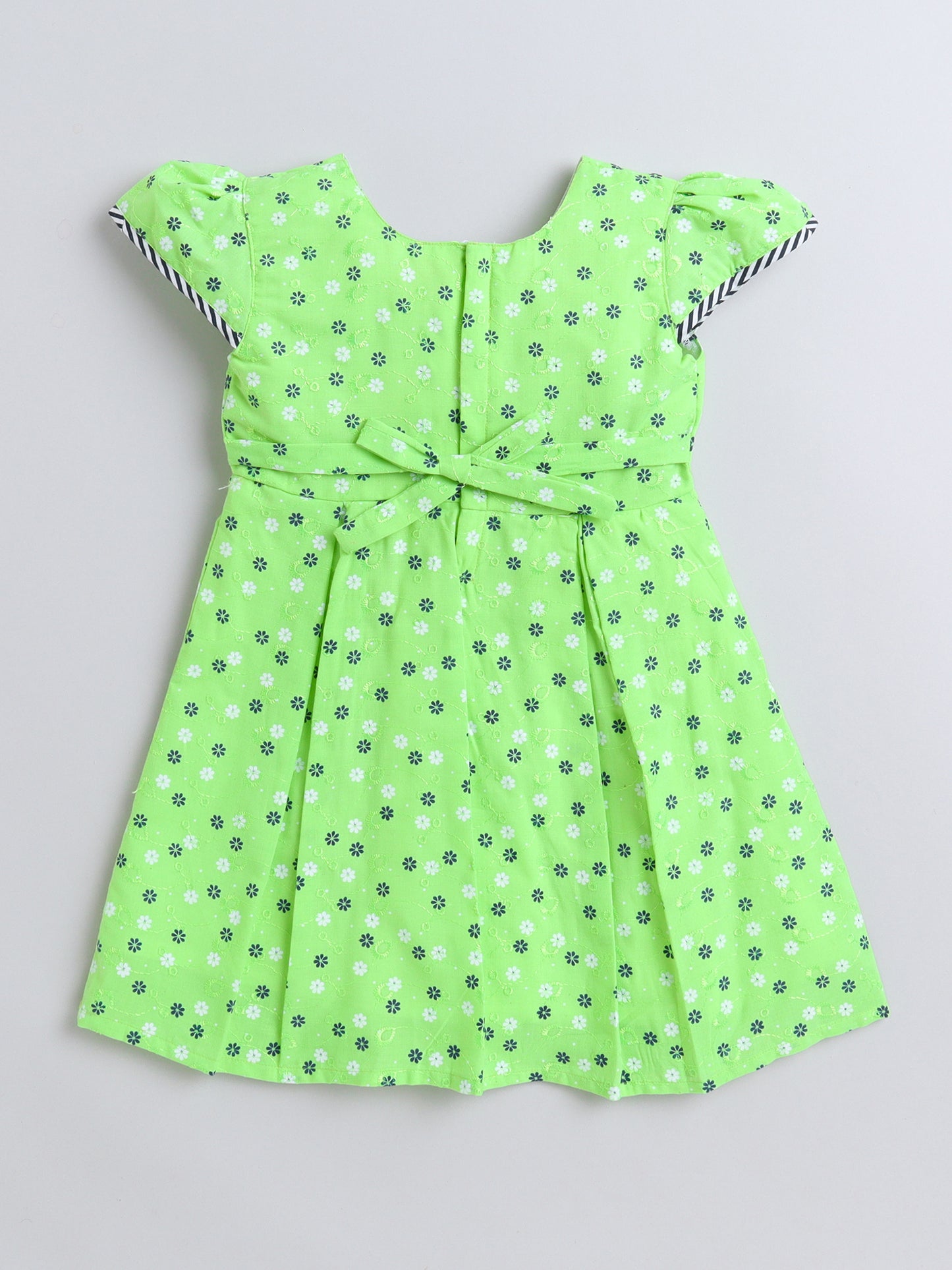 Floral Printed Cap Sleeves Bow Embelished Dress For Girls- Green