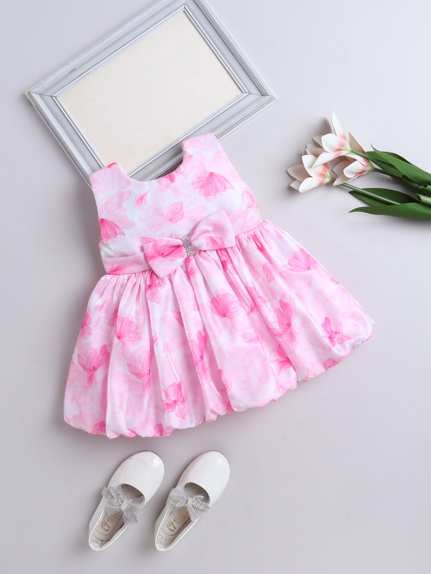 The Magic Wand Sleeveless Bow Applique Floral Printed Dress - Pink