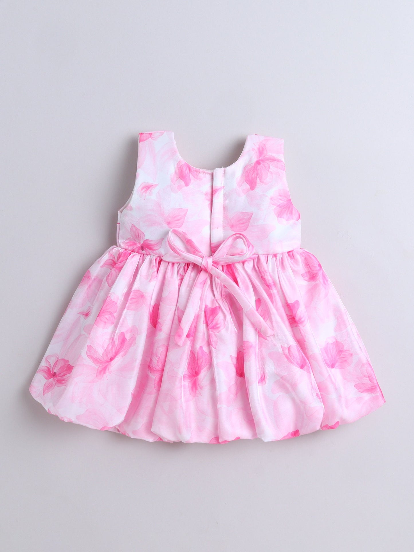 The Magic Wand Sleeveless Bow Applique Floral Printed Dress - Pink