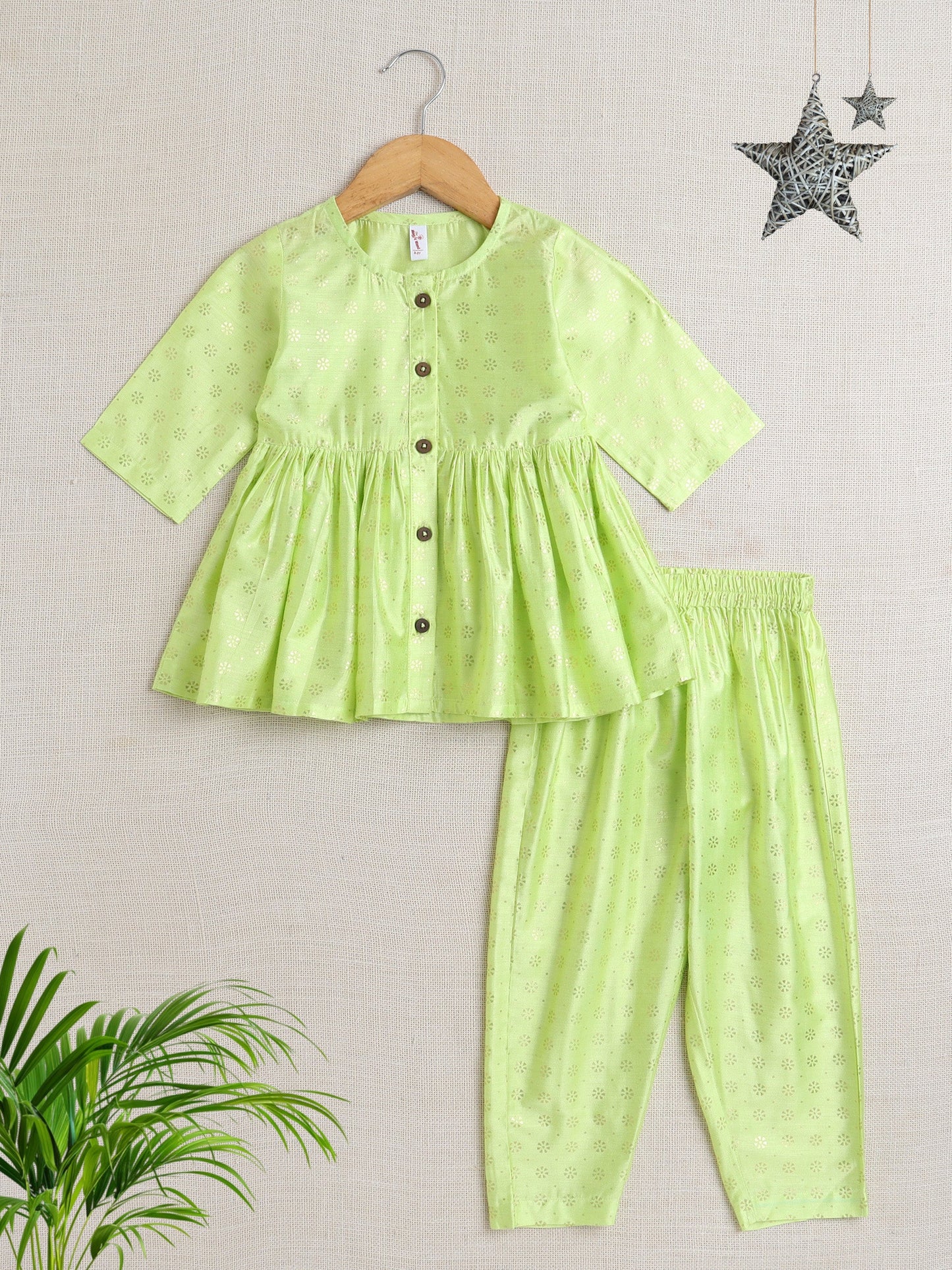 Jacquard Three Fourth Sleeves Floral Foil Printed Kurta & Coordinating Salwar Set - Green