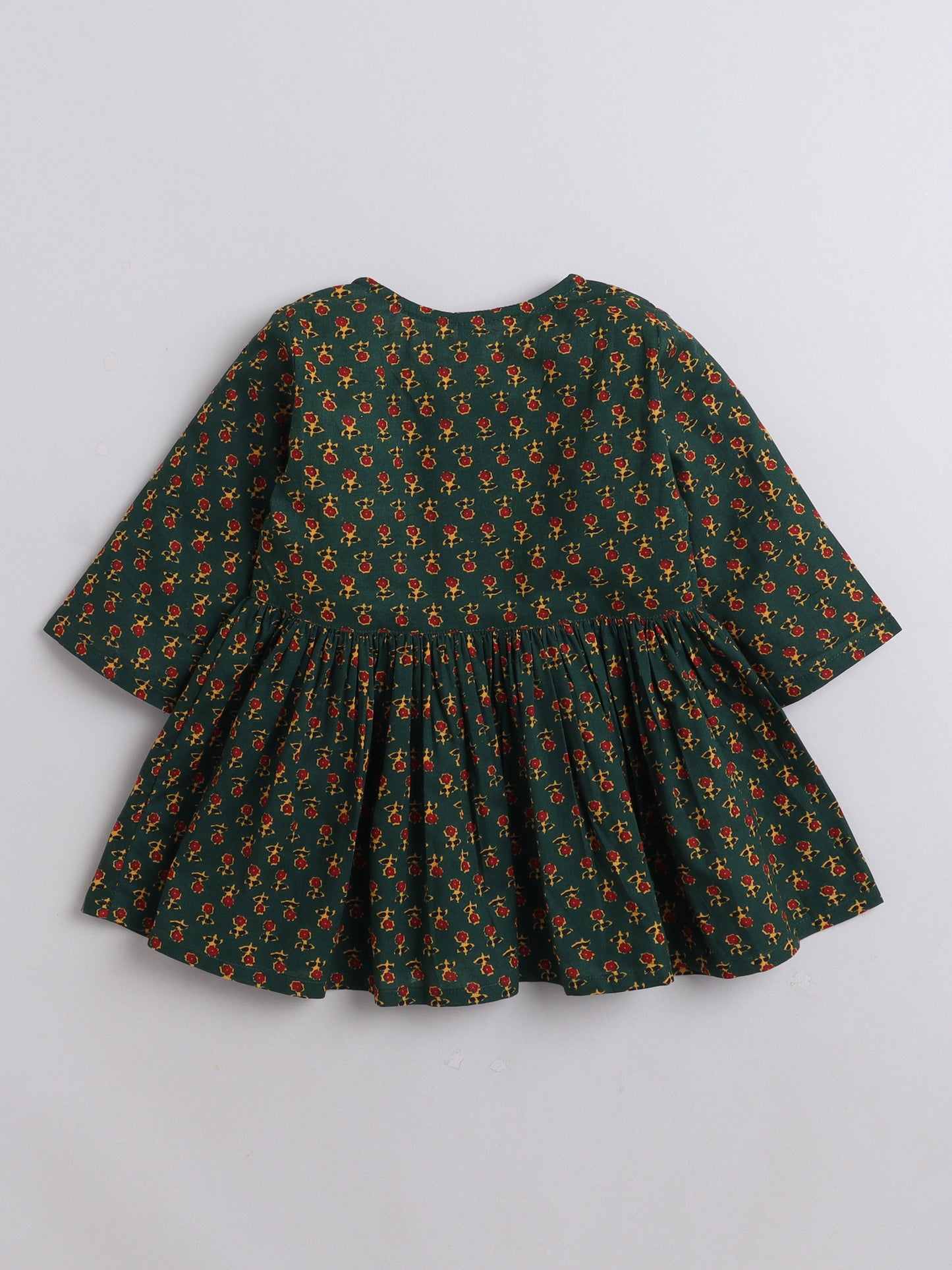 3/4th Sleeves Cotton Floral Printed Gathered Top & Pant Set Green