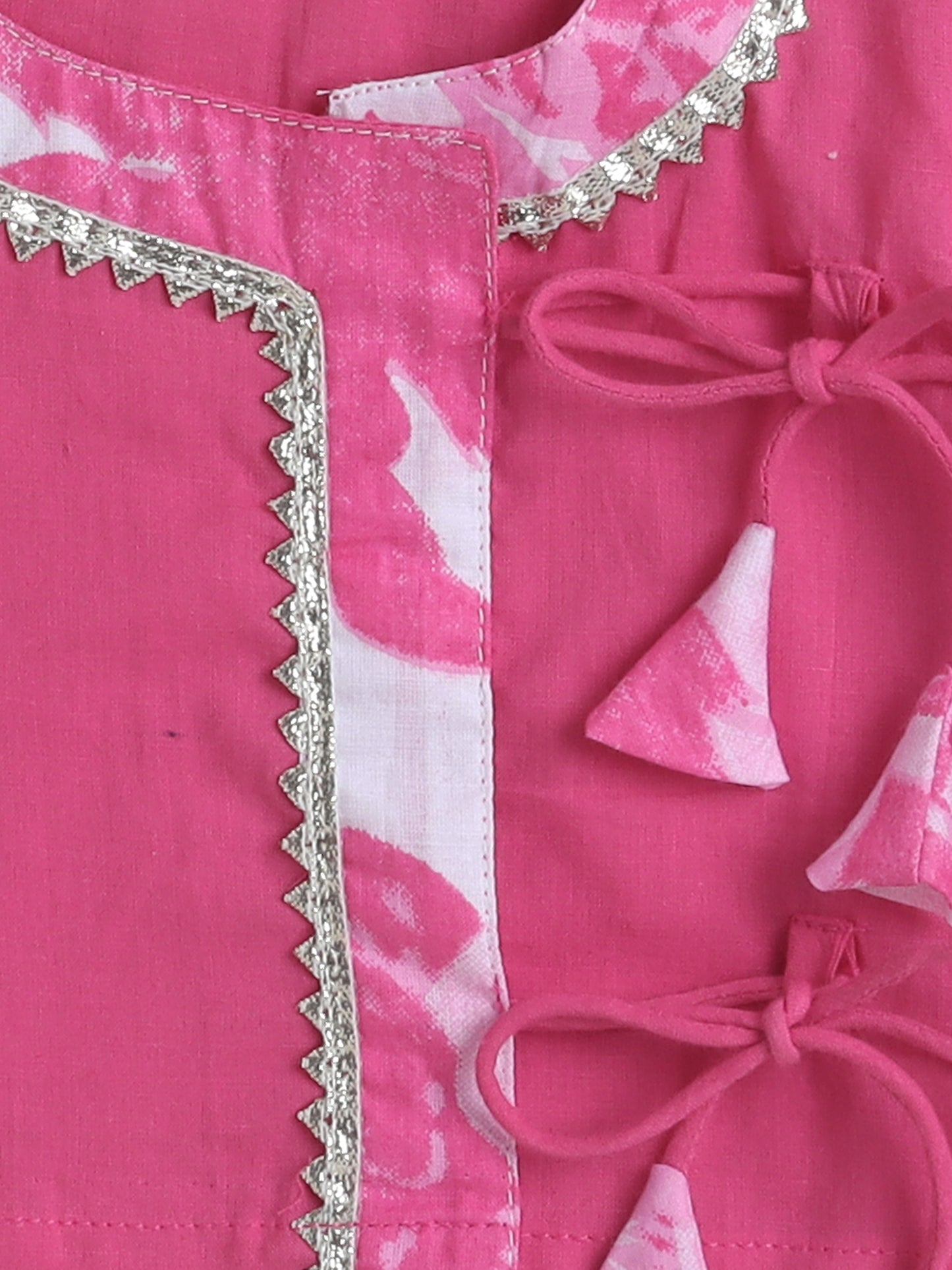 The Magic Wand Half Sleeves Floral Pipping Kurta Pyjama Set Fuchsia