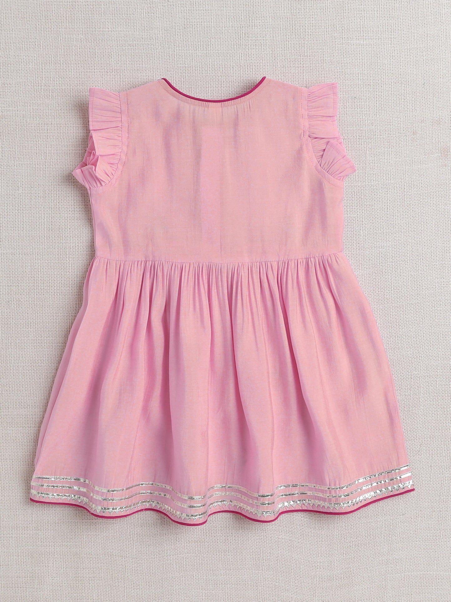 Short Sleeves Embroderied Kurta Set- Pink