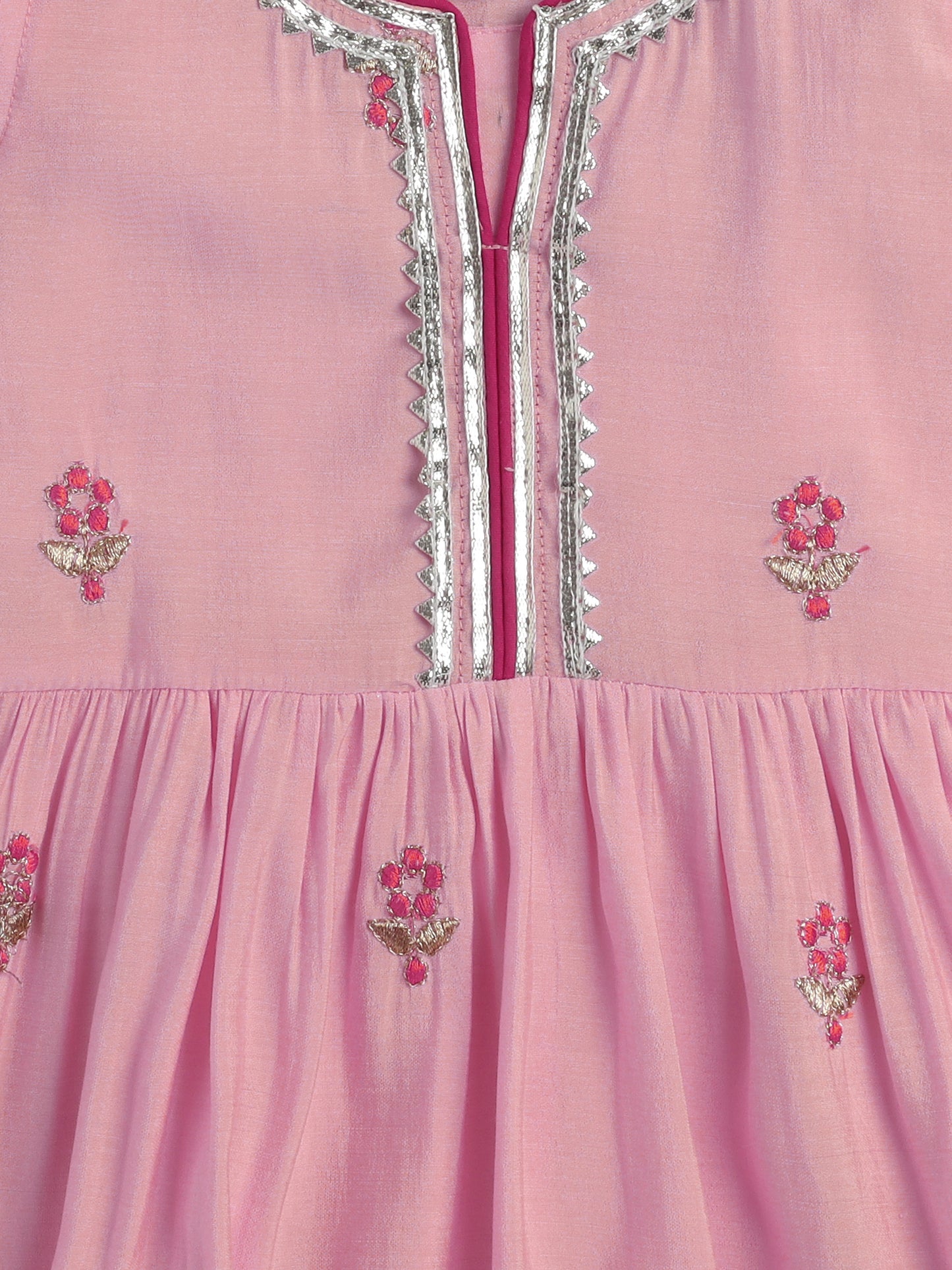 Short Sleeves Embroderied Kurta Set- Pink