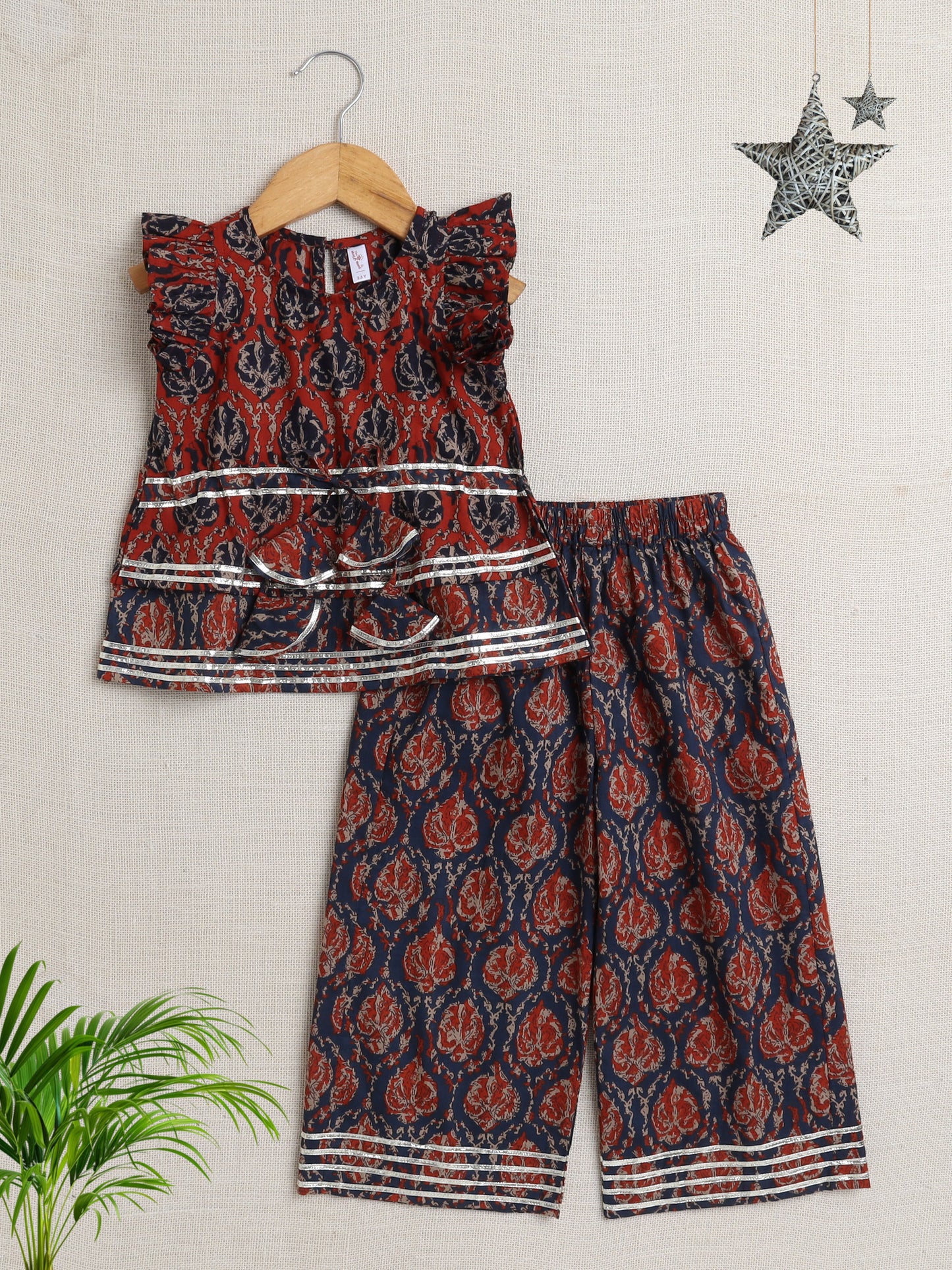 Sleeveless Floral Print Coordinating Top and Pant Set- Maroon