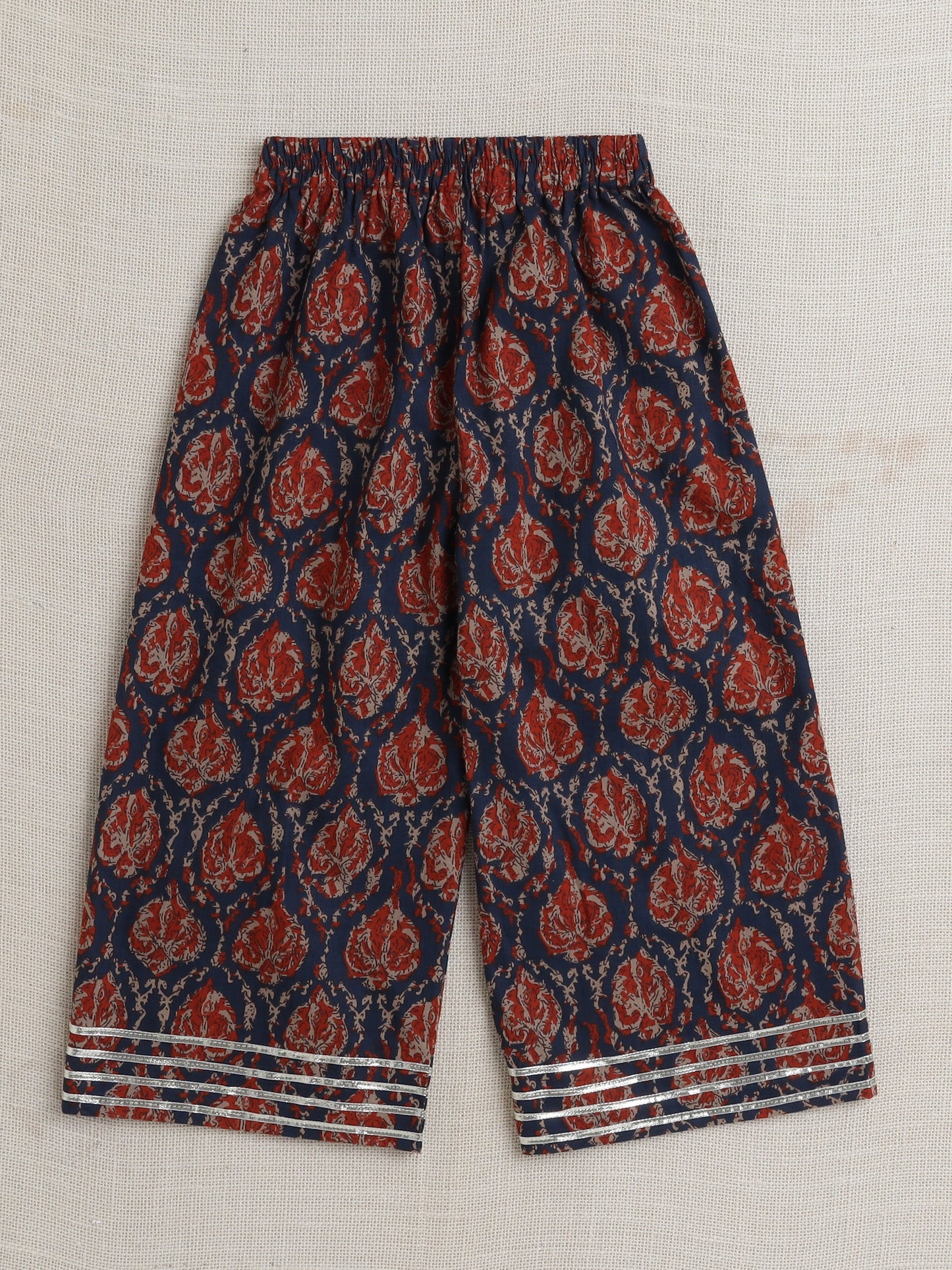 Sleeveless Frill Detailed Abstract Printed & Lace Embellished Top With Coordinating Pant Set - Maroon