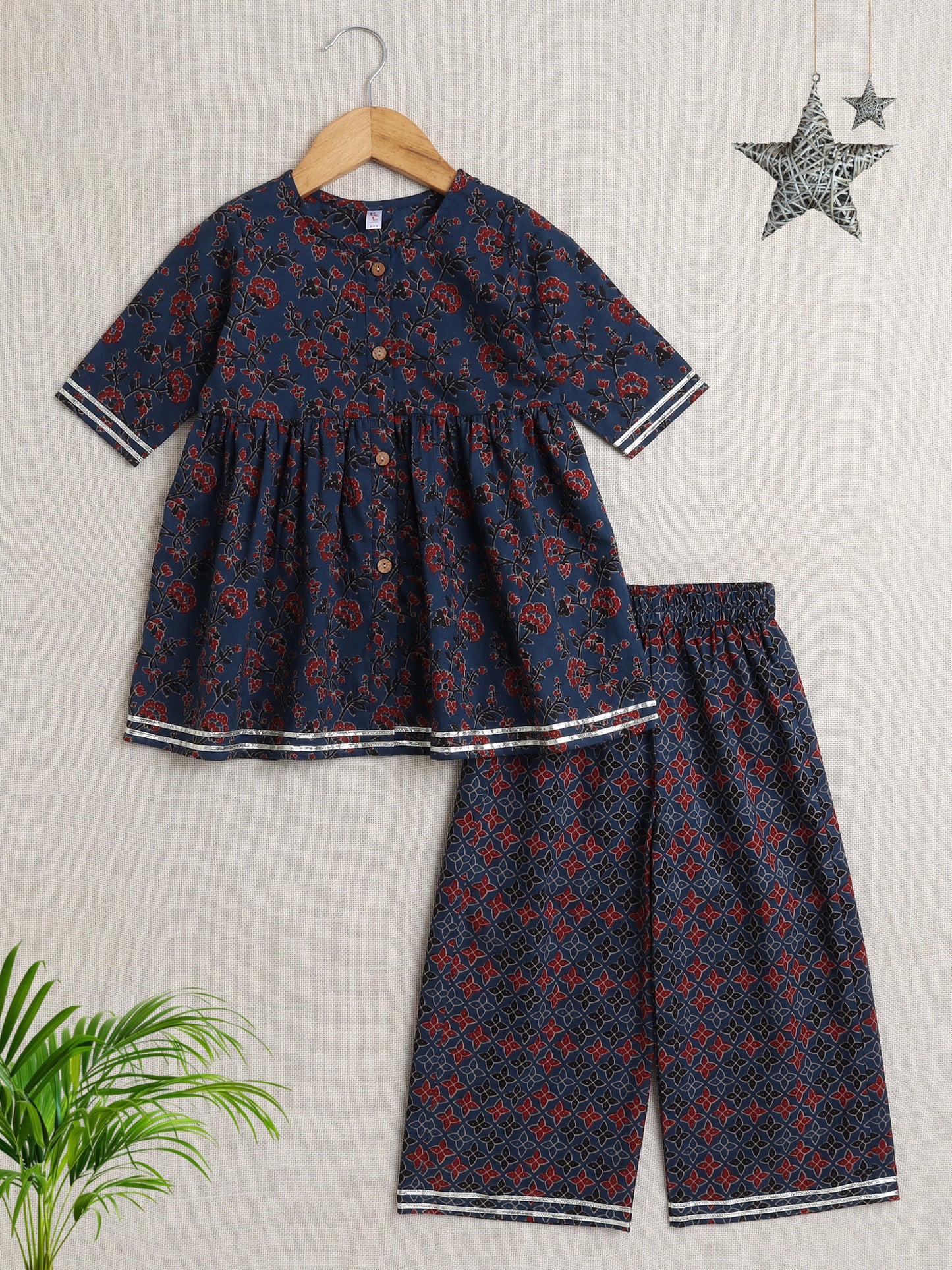 Half Sleeves Floral Print Kurta Set with Lace- Navy Blue