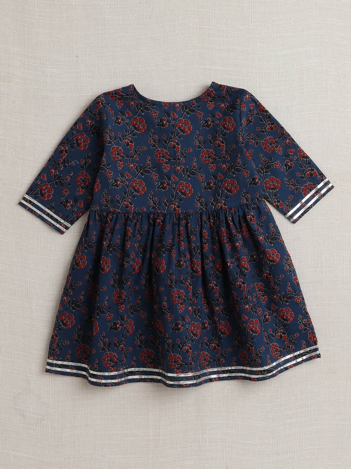 Half Sleeves Floral Print Kurta Set with Lace- Navy Blue