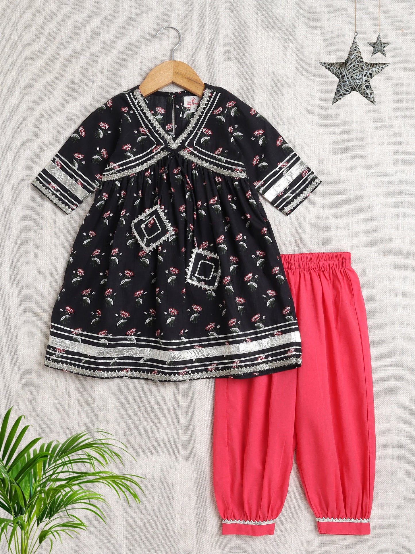 The Magic Wand Half Sleeves Floral Print Alia Cut Kurta Set-Black