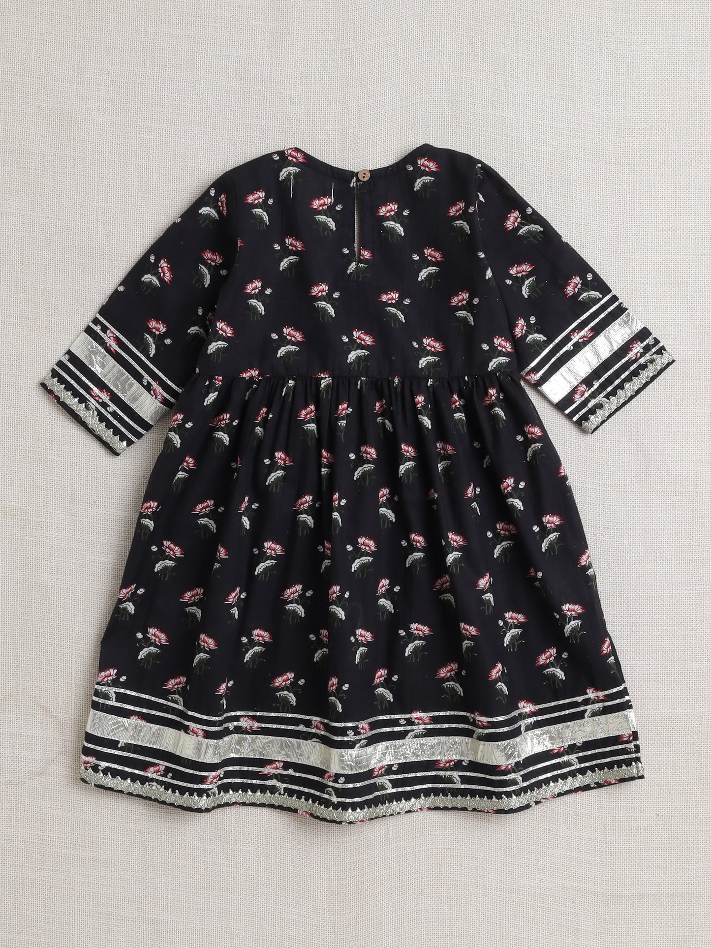The Magic Wand Half Sleeves Floral Print Alia Cut Kurta Set-Black
