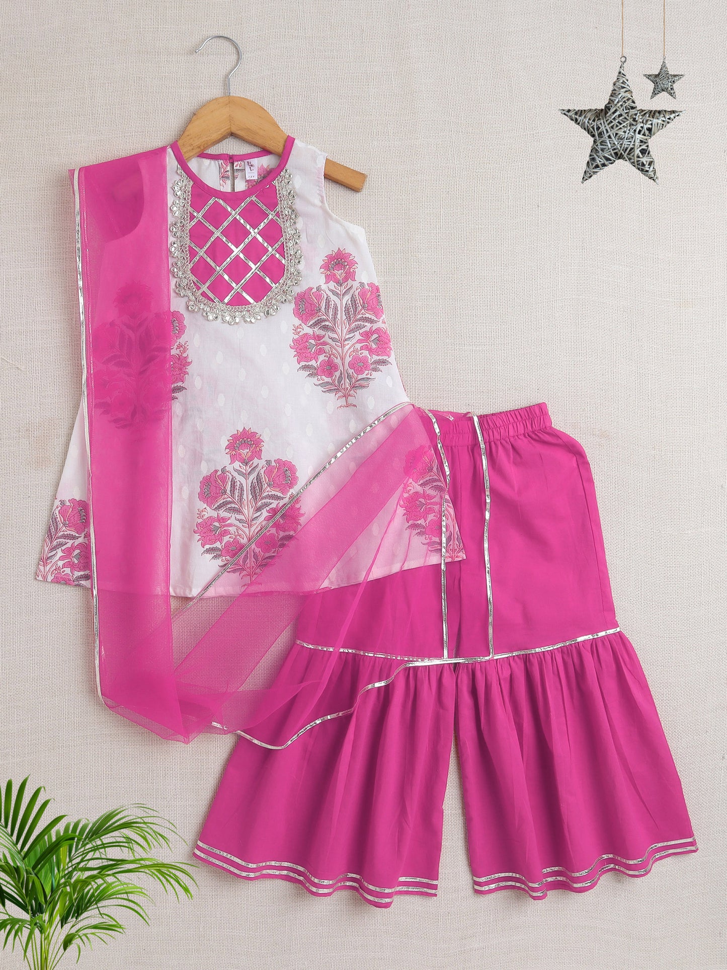 Sleeveless All Over Print Kurta Set- Pink