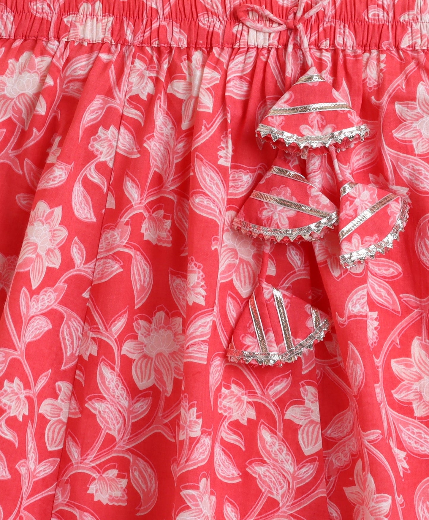 The Magic Wand Cotton Woven Floral Printed Sleeveless Lace Embellished Kurti and Lehenga with Dupatta - Peach