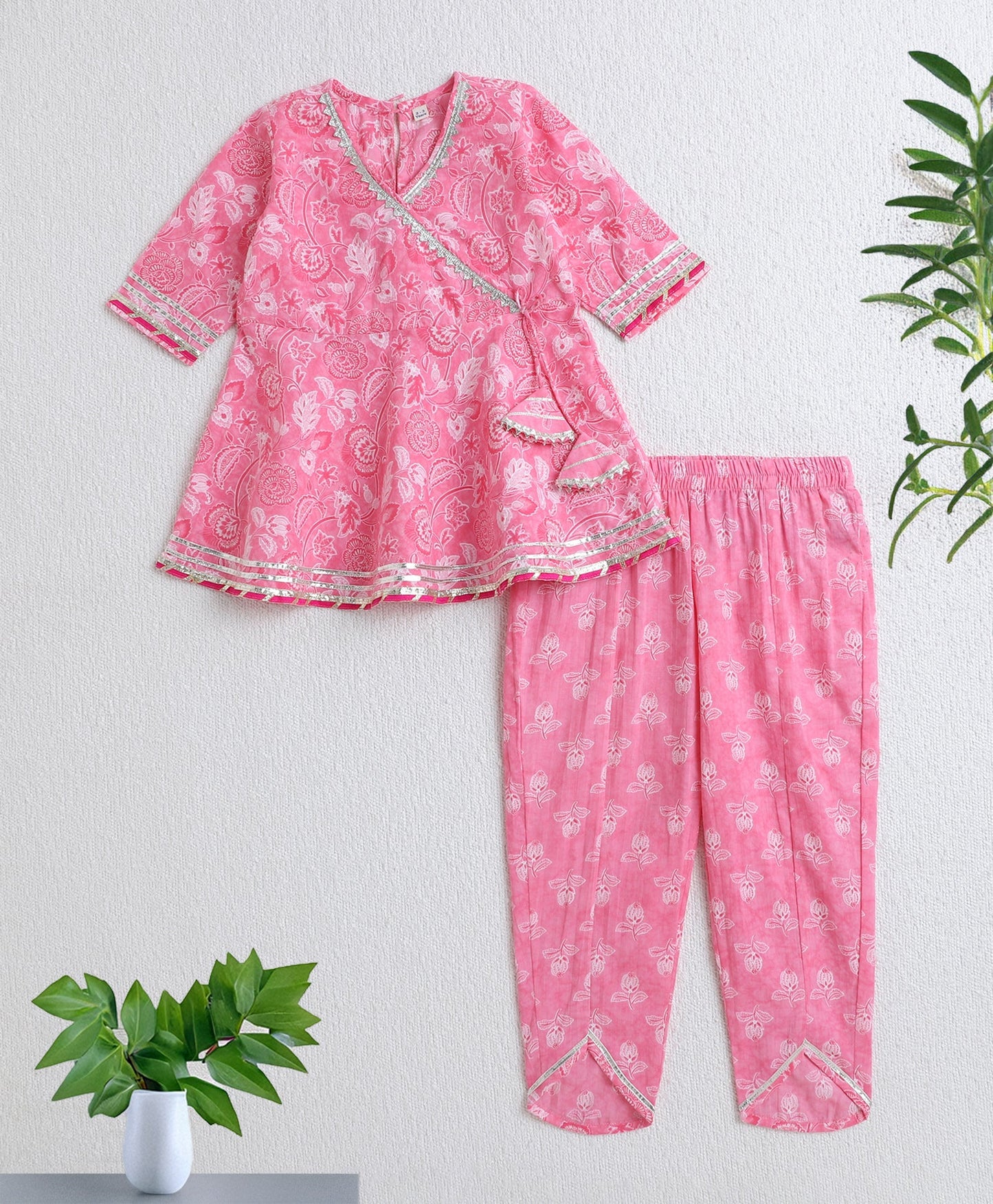 The Magic Wand Cotton Woven Three Fourth Sleeves Floral Printed Kurti with Bottom Set- Pink