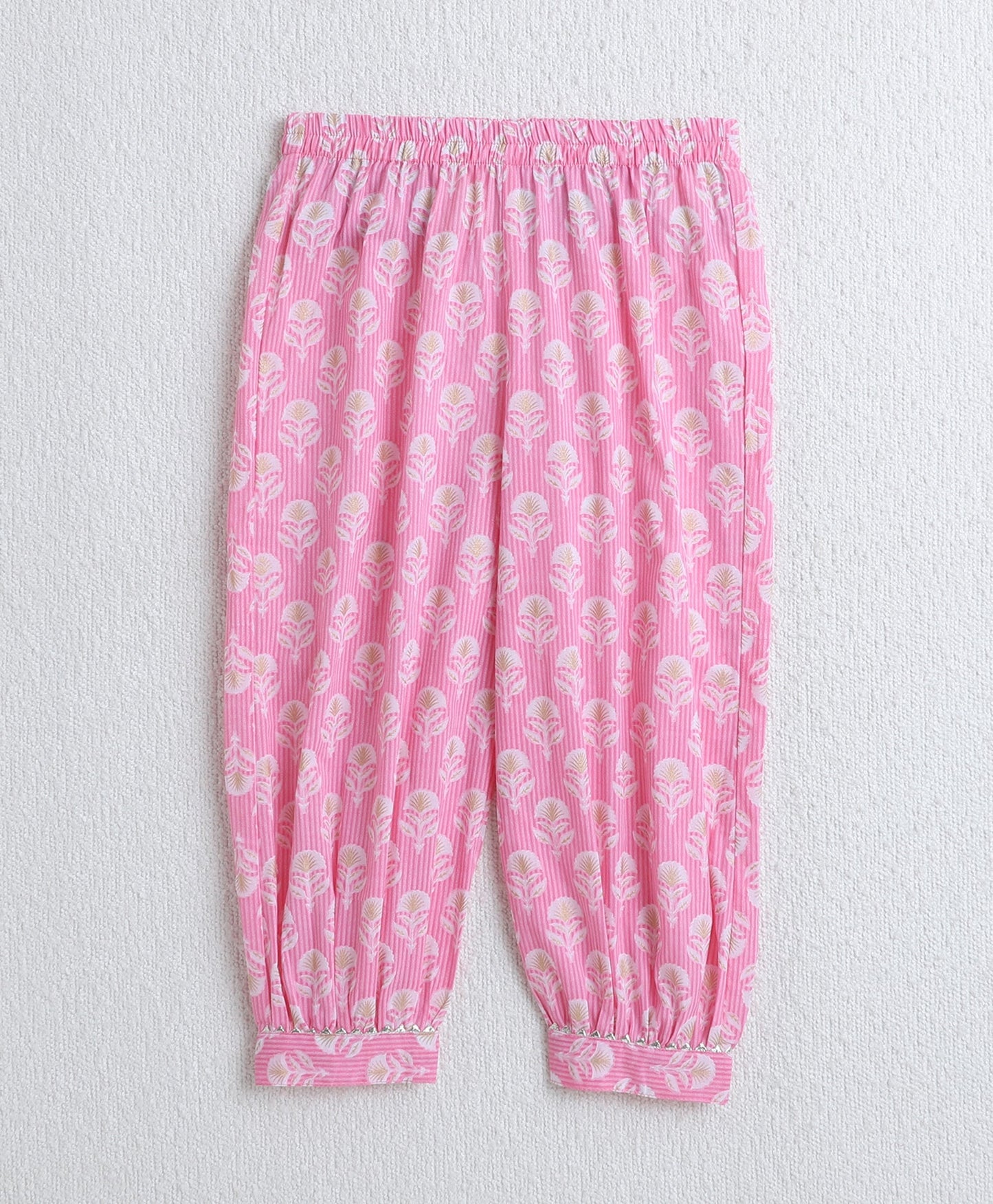 The Magic Wand Cotton Woven Sleeveless Floral Printed Kurti with Balloon Pant Set- Peach