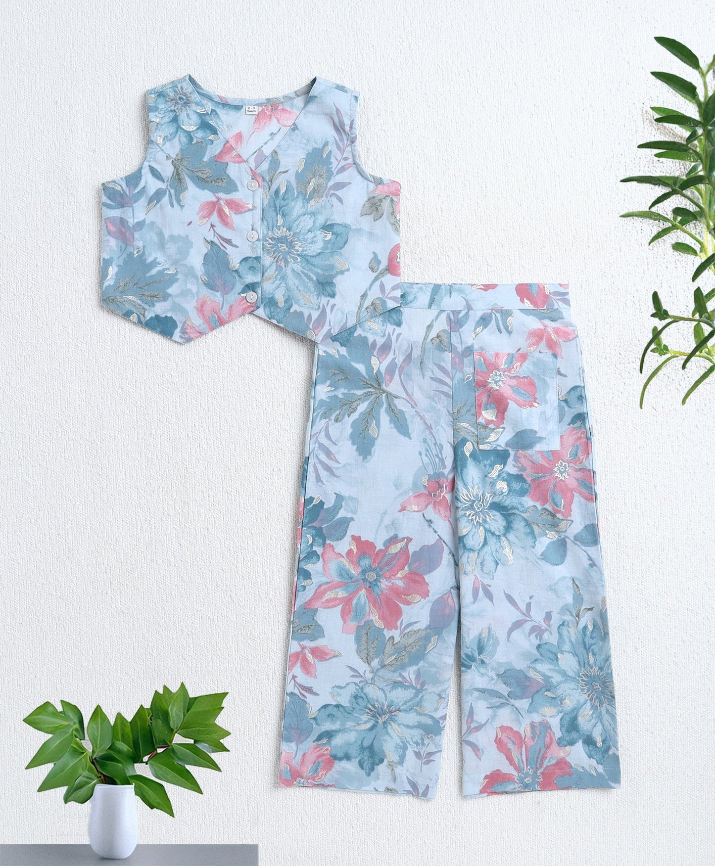The Magic Wand Cotton Woven Sleeveless Floral Printed Top and Patch Pocket Pant Set- Blue