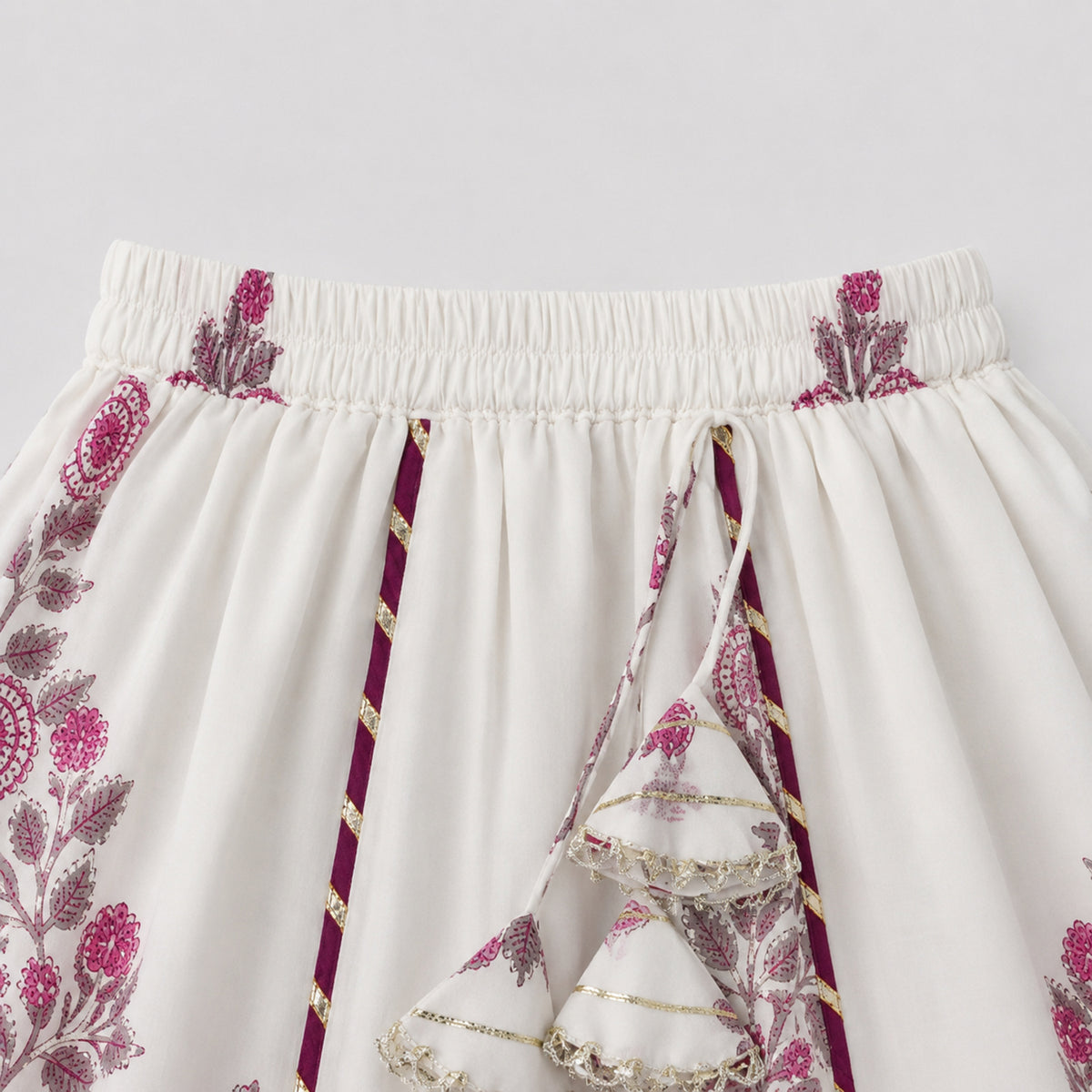 The Magic Wand Cambric Cotton Woven Half Sleeves Butti Printed And Laced Kurti And Lehenga Set With Dupatta - White