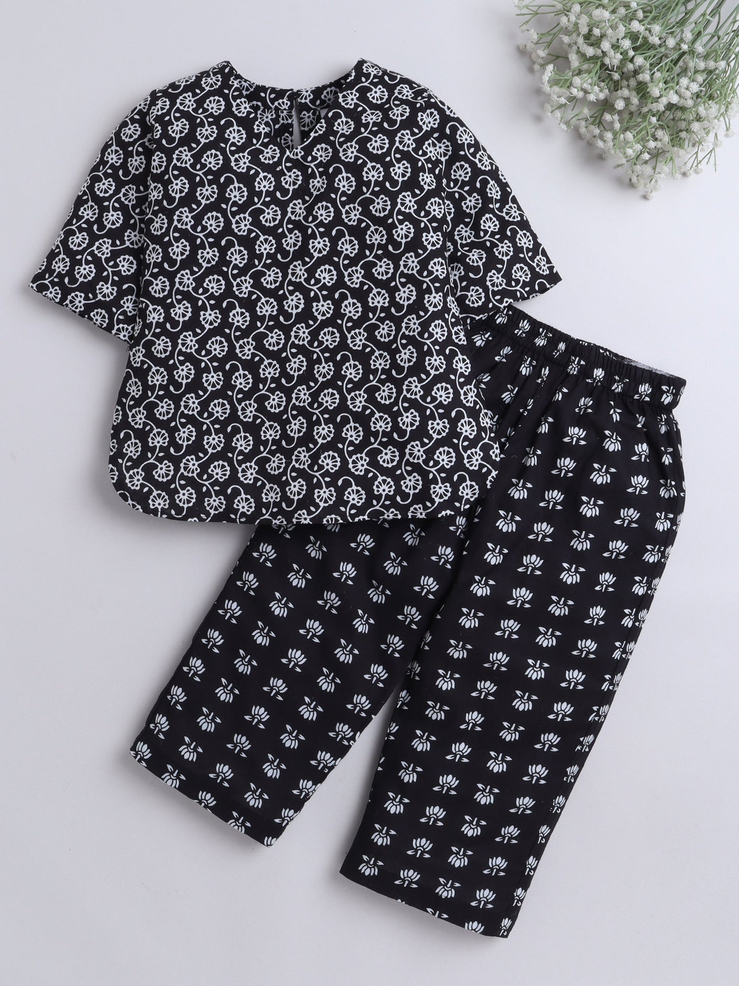 The Magic Wand 3/4th Sleeves Floral Printed Loungewear Set Black