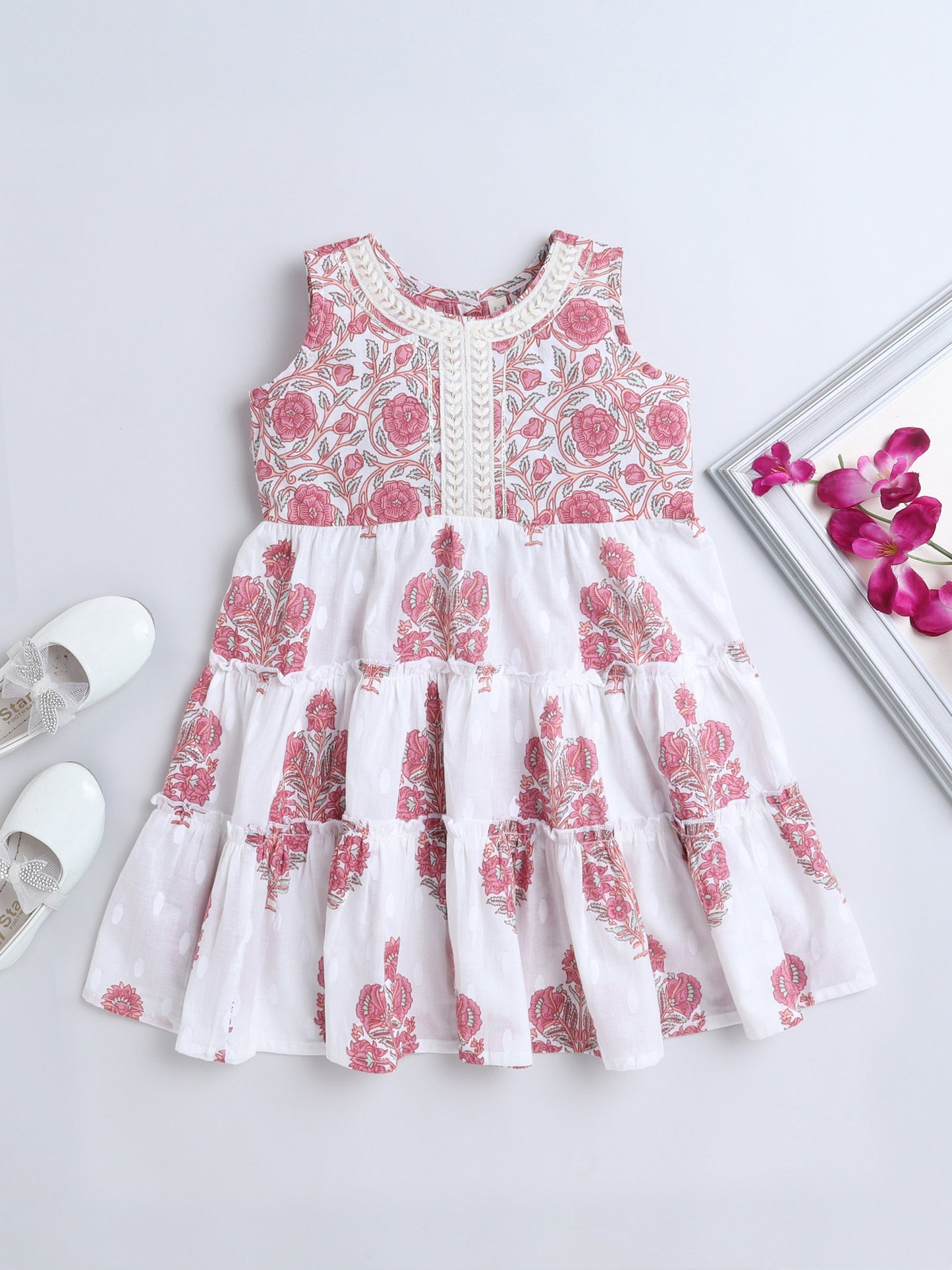 Sleeveless Floral Printed Lace Embelished Dress For Baby Girls-Pink