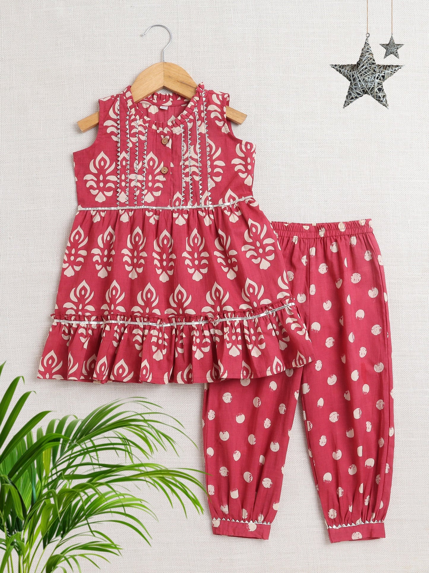 The Magic Wand Sleeveless Floral Printed Lace Embellished Kurta & Afghani Pant Set-Maroon