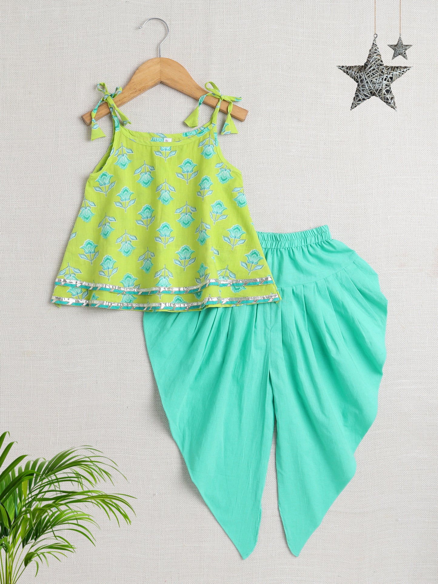Sleeveless Tie Up All over Print with Lace Kurta Dhoti Set for Navratri- Green