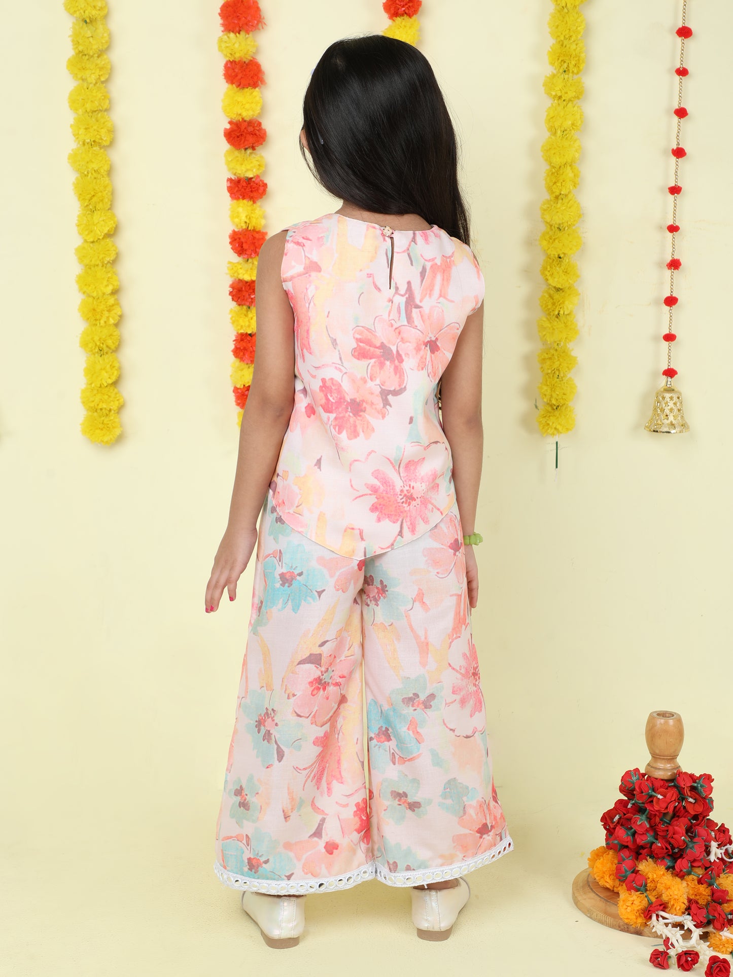 Sleeveless Floral Print Mirrow Work Lace Kurta Pyjama Set -Peach