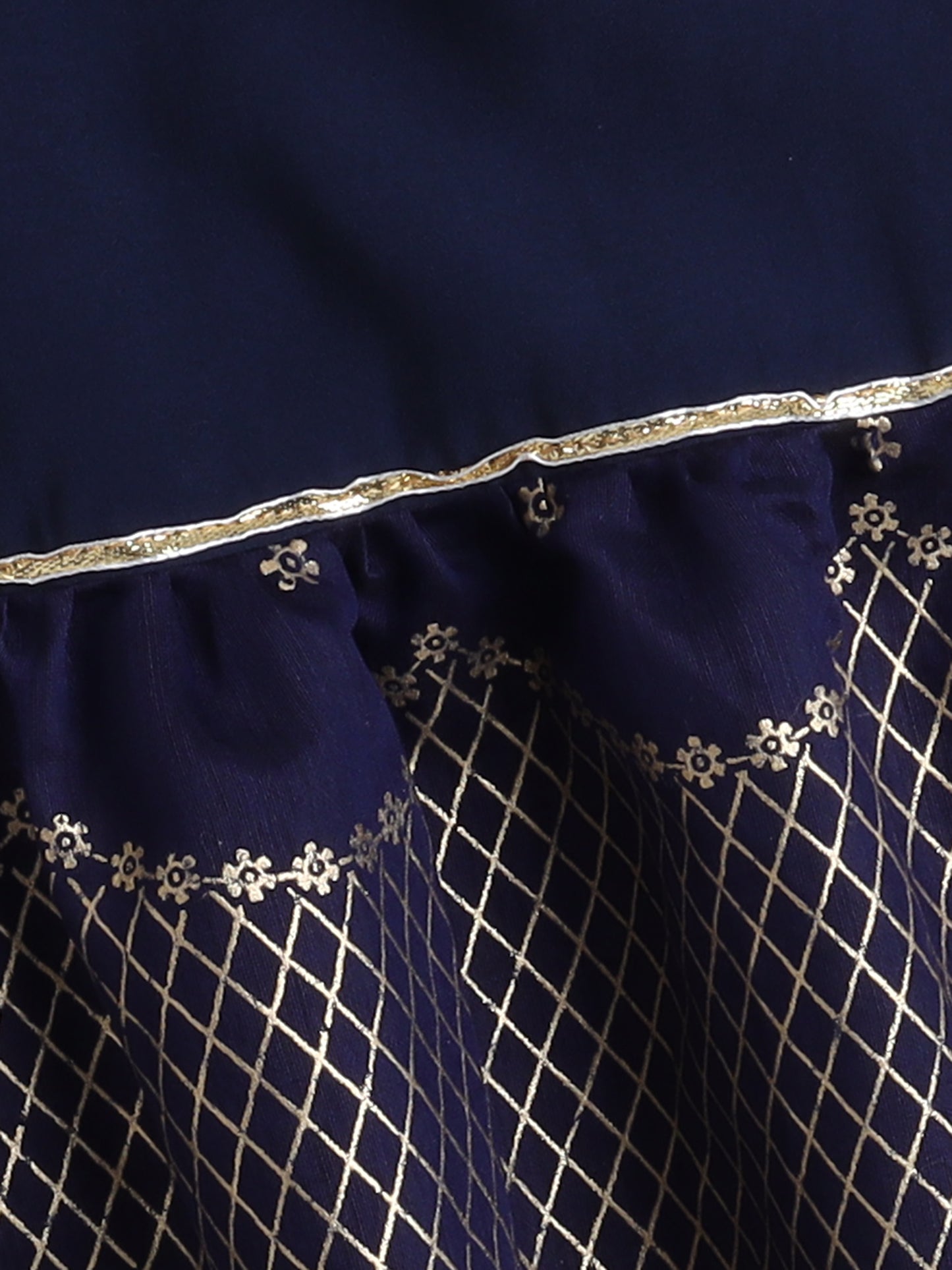 Sleeveless Embellished Kurta Set with Lace- Navy Blue