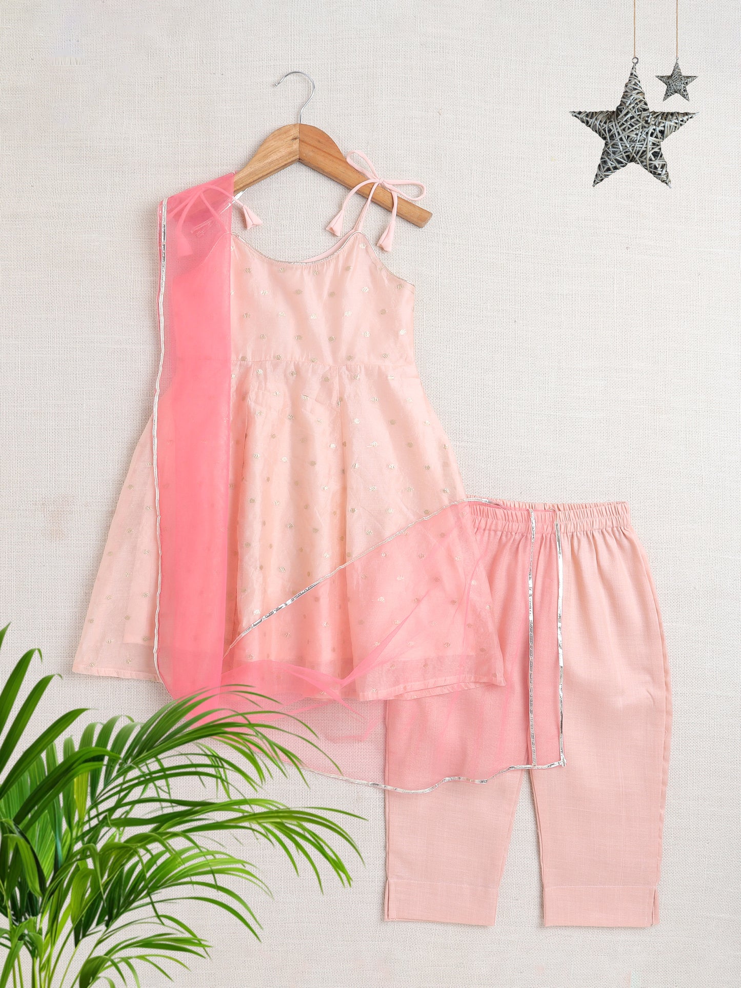 The Magic Wand Sleeveless Bootie Printed Chanderi Kurti Pant & Dupatta Set