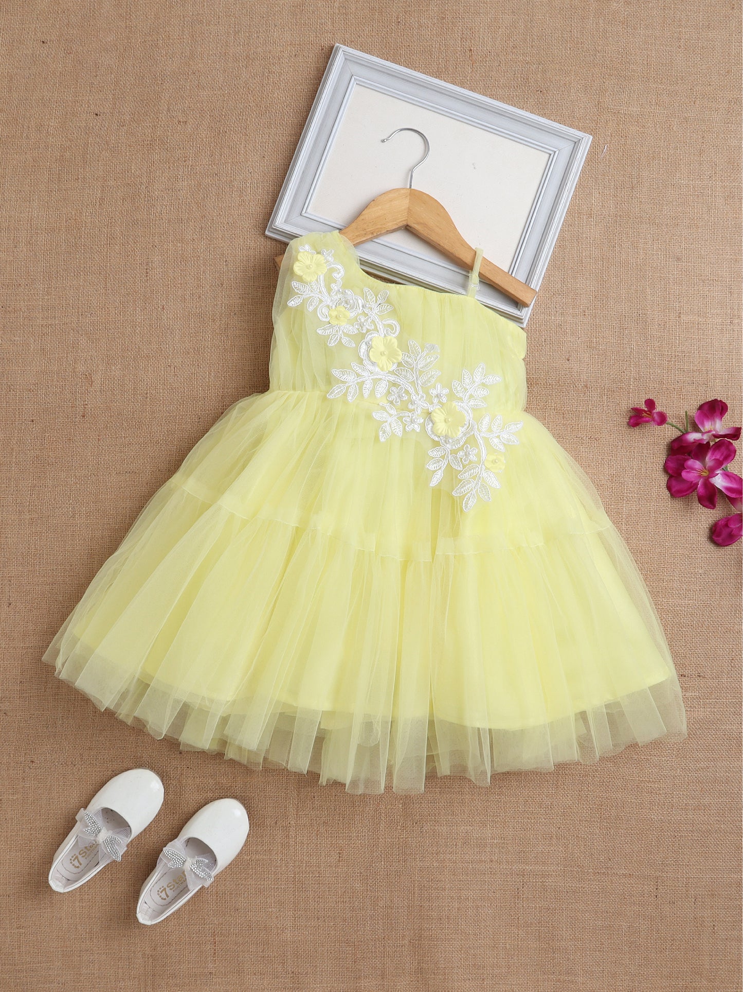 Sleeveless Net Flower Embroidered Patch Dress Dress For Girls Yellow