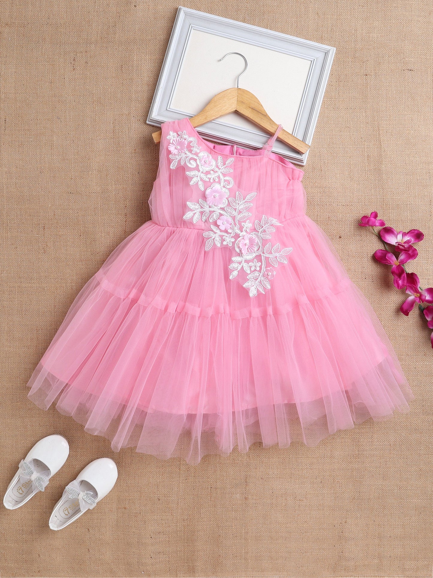 Sleeveless Net  Flower Embroidered Patch Dress Dress For Girls-Pink