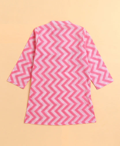 The Magic Wand Cambric Cotton woven Full Sleeves Zigzag Printed Kurta Pyjama Set - Pink