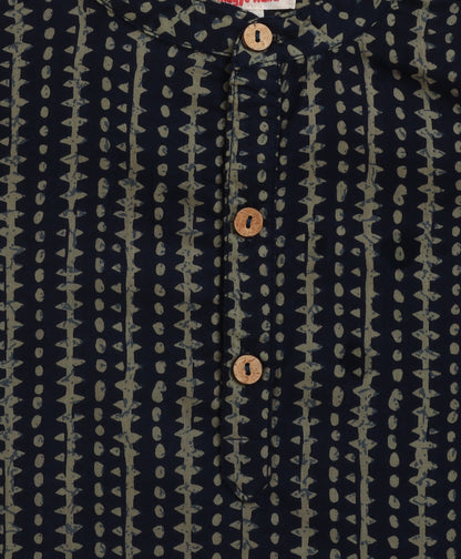 The Magic Wand Cambric Cotton woven Full Sleeves Printed Kurta Pyjama Set - Navy Blue