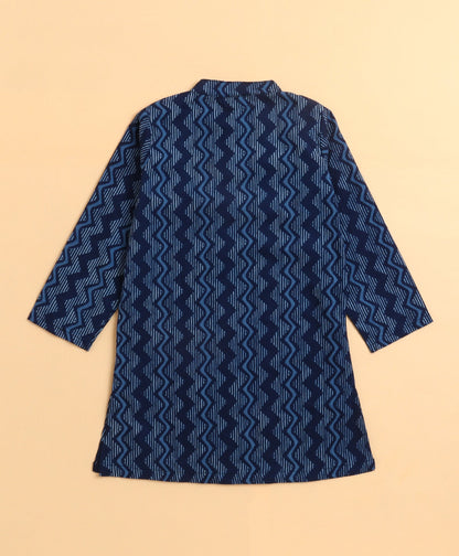 The Magic Wand Cambric Cotton woven Full Sleeves Printed Kurta Pyjama Set - Blue