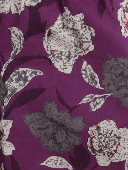 The Magic Wand  Three Forth Sleeves Cotton Floral Printed Lounge Wear Night Suit Set Purple
