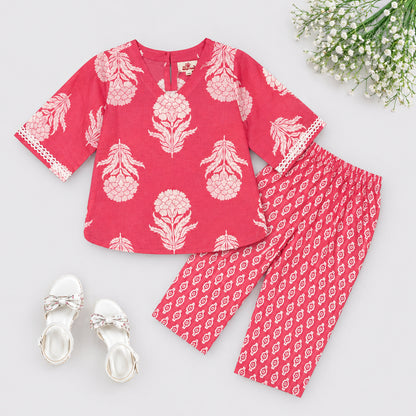 The Magic Wand Cotton Woven Three Fourth Sleeves Floral Printed Top And Pant Loungewear Set - Coral