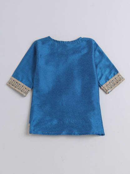 Lace Embelished Short Sleeve Tassled Kurta with Straight Pants For Girls-Blue