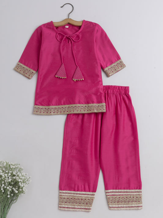 Lace Embelished Short Sleeve Tassled Kurta with Straight Pants For Girls-Fuchsia