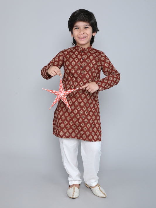 Floral Printed Mandarin Collar Full Sleeves Kurta And Pant Set-Maroon