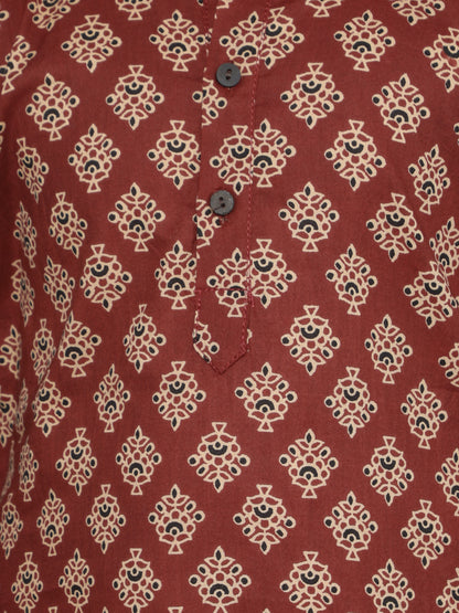 Floral Printed Mandarin Collar Full Sleeves Kurta And Pant Set-Maroon