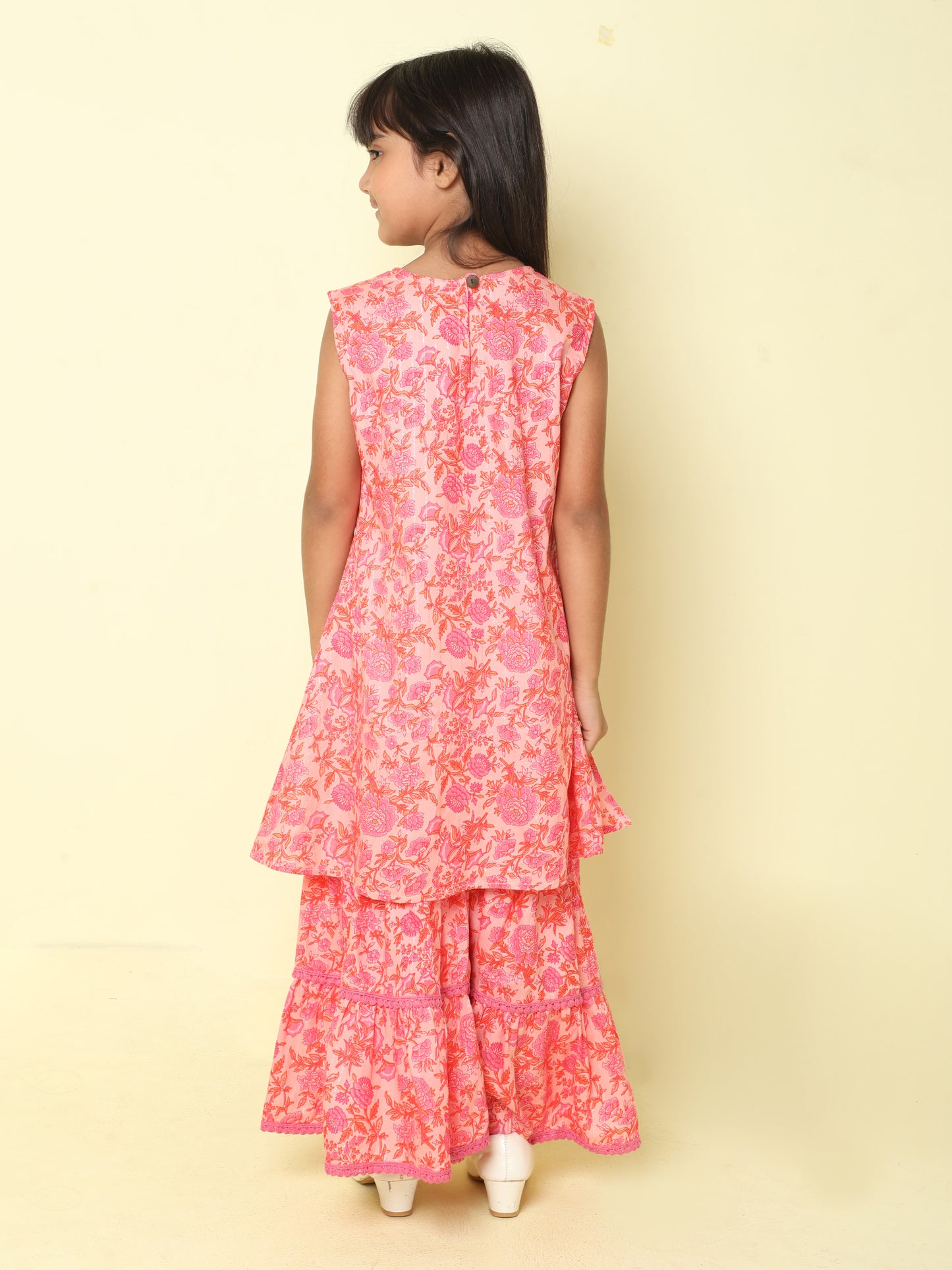 Indo Western Lace Embelished Floral Printed Sleeveless Contrast Buttons Kurta and Sharara Set-Pink,Peach