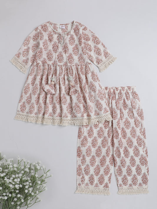 Tassel Laced Floral Printed 3/4Th Sleeves Kurta With Pants-Off White