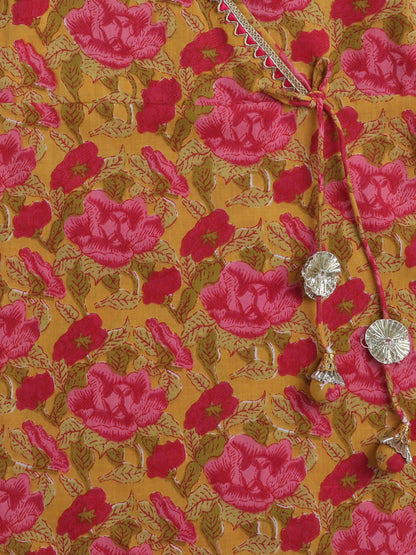 Half Sleeves  Floral Motif Printed & Gota Lace Embellished  Kurta With Harem  Pant Set - Yellow